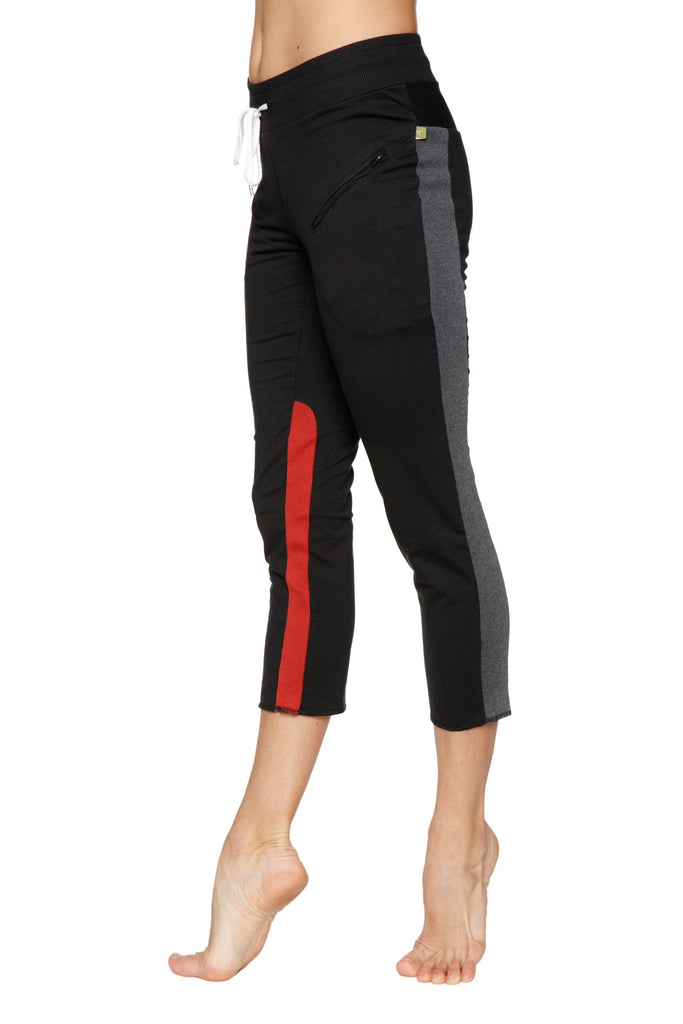 Women's 4/5 Length Zipper Pocket Capri Yoga Pant (Black w/Charcoal & Red) Womens Capris 4-rth 